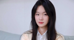 【绮梦摄影】NO.187期 美女小艺白袜+裸足 1V+324P 无印珍藏版