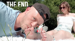 欧美 户外露营狂吃白嫩裸足