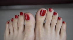 【南国足艺】绝版！！极品气质美女灵儿最后一部，看看什么叫极品玉足！（视频+图片）