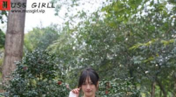 【裸足】170高挑的护士丽媛公园长椅上展示她39码的大脚丫子(2)【88P】