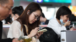 【abcjp系列】这么文弱有气质的眼镜姑娘自然脚丫也是娇柔至极,纤薄勾魂水嫩的足弓,完美无瑕水嫩的脚面!40张